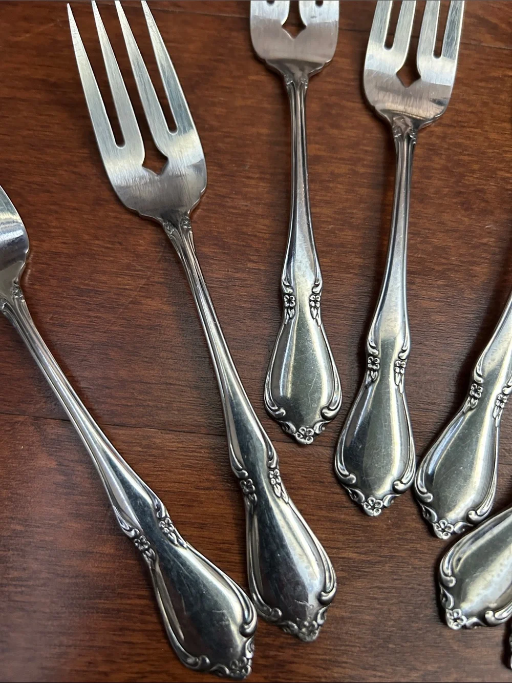 Vintage Oneida Craft Chateaux Deluxe Stainless Steel Flatware Set - 27 Pieces
